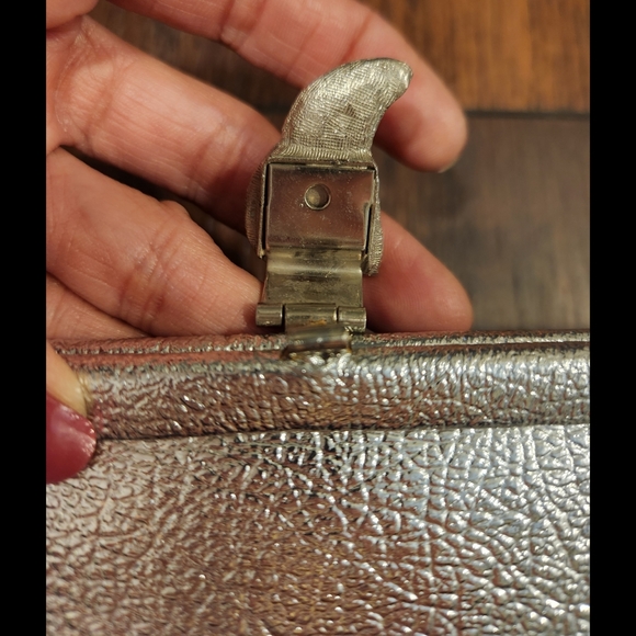 Gorgeous VTG Silver Clutch - Picture 13 of 16